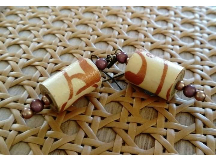 Boucle d'oreilles pour oreilles percées. Accroche sans nickel