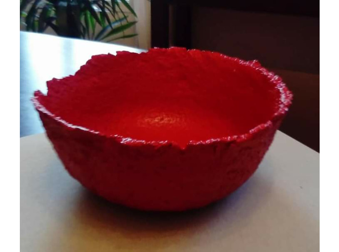 Coupe en papier mâché
