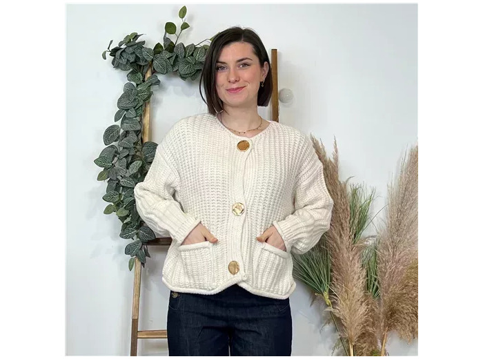 K678- Gilet Grosse Maille bouton doré (Tu) (ecru)