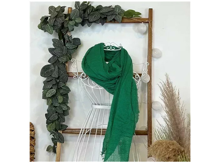 Y510– Foulard uni froissé (vert brésil)