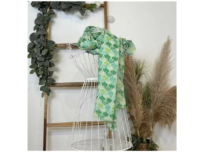 Y529- Foulard motif éventail (vert céladon)