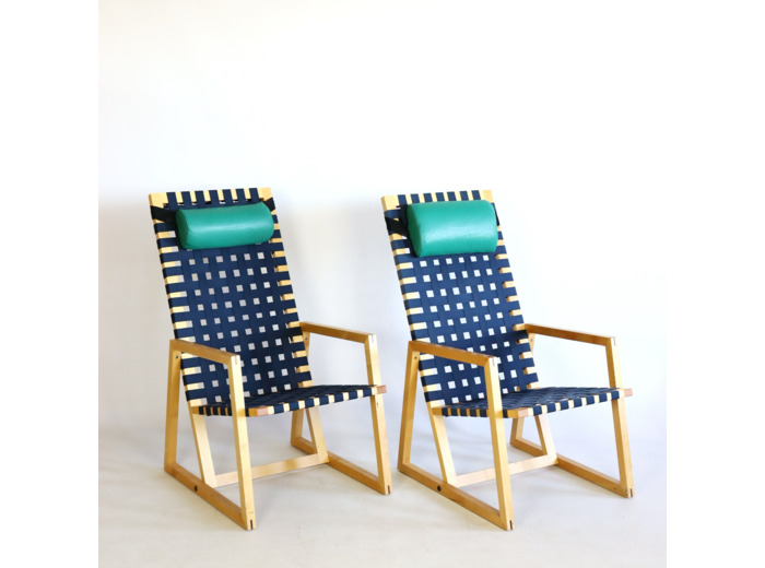 Paire de fauteuils "DOZZ"