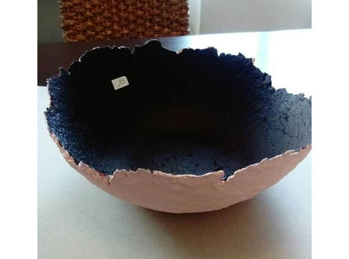 Coupe en papier mâché