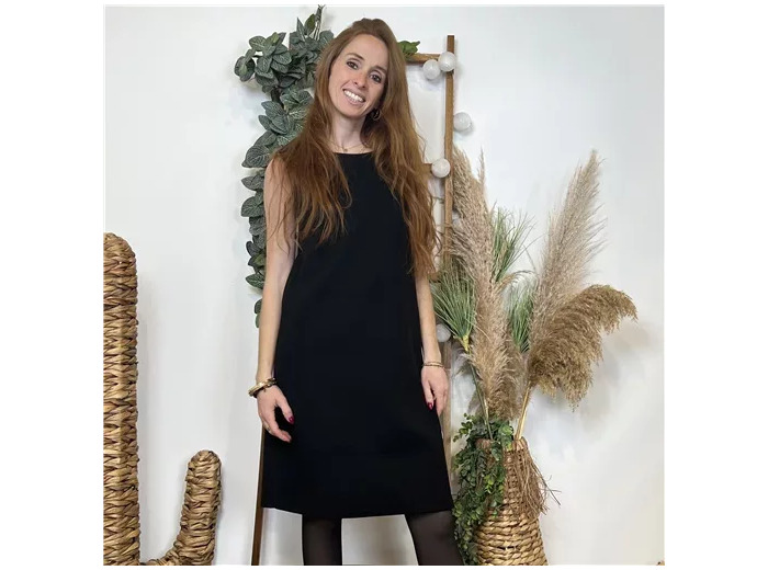 K687- Robe droite (T36-T44) (noir)