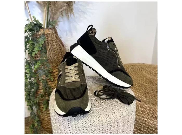 R490- Sneakers semelle crantée (kaki)