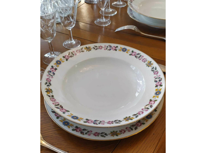 Service de 30 pièces en porcelaine de Limoge C. Ahrenfeldt