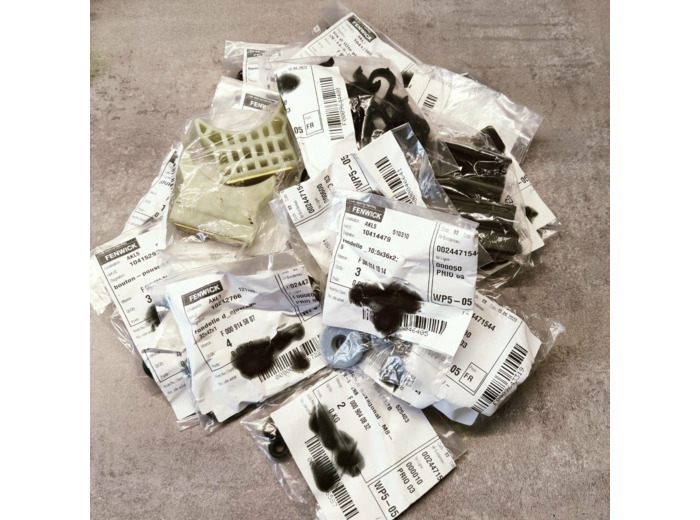 Lot de 22 pièces Linde Forklifts Fenwick (dispo à la pièce)
