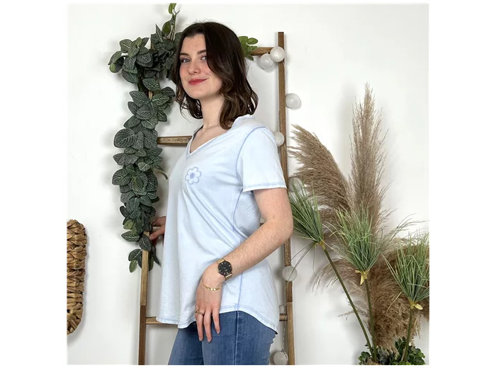L468- T Shirt Fleur 🌼 brodée(Tu) 🇮🇹 (bleu ciel)