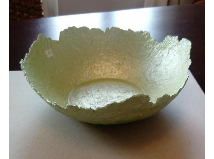 Coupe en papier mâché