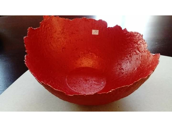 Coupe en papier mâché