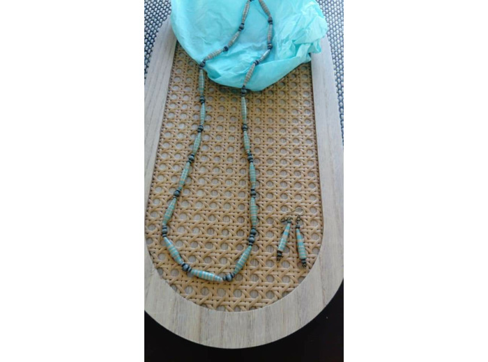 Ensemble collier et boucles d'oreilles fait main