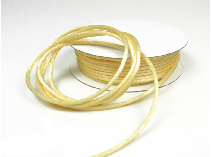 Cordon queue de rat 2 mm d'épaisseur bobine de 10 metres colori creme 825