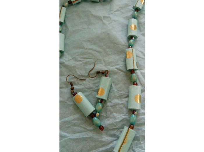 Ensemble collier et boucles d'oreilles fait main