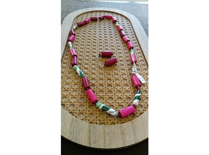 Ensemble collier et boucles d'oreilles fait main