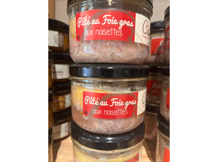Pâté au foie gras aux noisettes