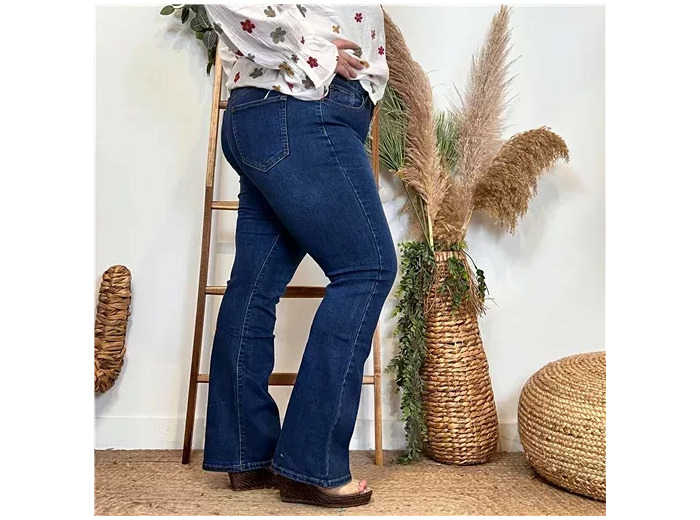 N008- Jean Bootcut (T42-T50) (brut)