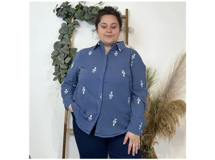 K326- Chemise coton "By One" (T40-T48) (bleu jeans)