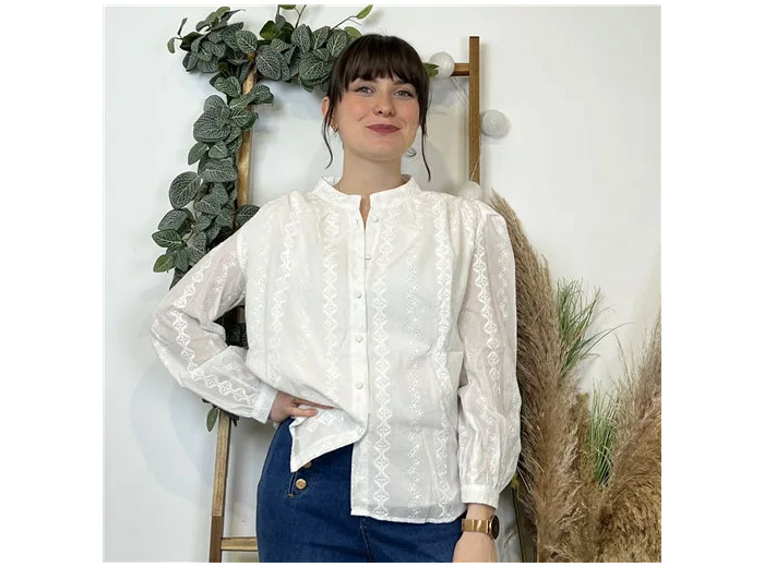 K505- Blouse coton Broderie (T36-T40) (ecru)
