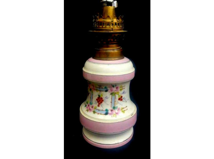 Lampe à pétrole faïence décorée  LA12