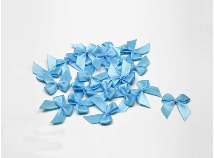 sachet de 20 nœuds en satin de belle qualite bleu ciel 311