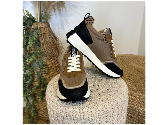 R459- Sneakers semelle crantée (taupe)
