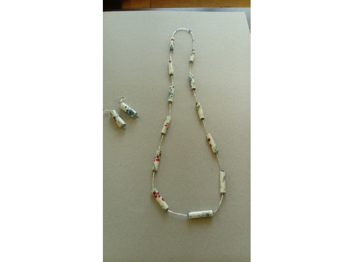 Ensemble collier et boucles d'oreilles fait main