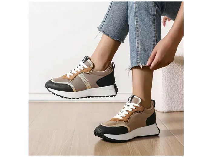 R459- Sneakers semelle crantée (taupe)