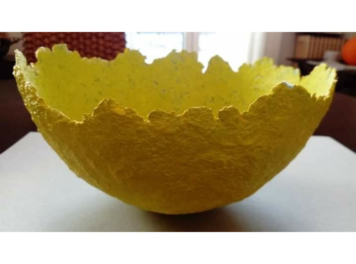 Coupe profonde en papier mâché