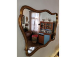 Grand miroir en bois doré à accrocher à l'horizontale
