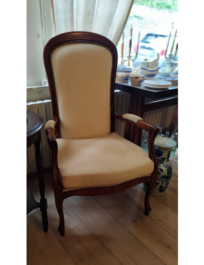 Fauteuil Voltaire garniture beige
