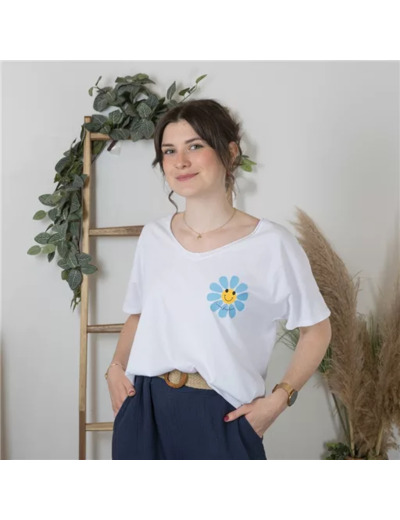 K171- T-shirt "Marguerite (Tu) 🇮🇹 (bleu ciel)