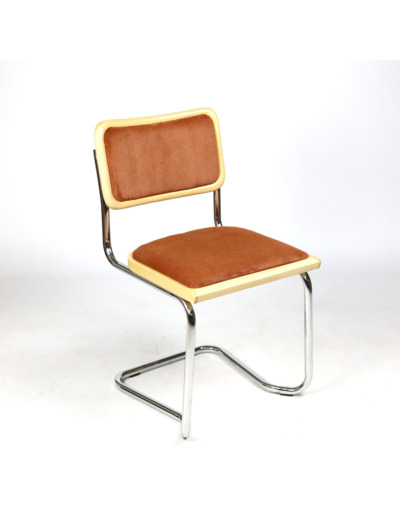 Chaise B32