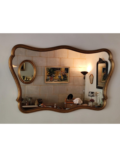 Grand miroir en bois doré à accrocher à l'horizontale