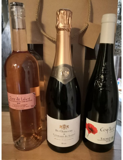 Trio de bouteilles de vins