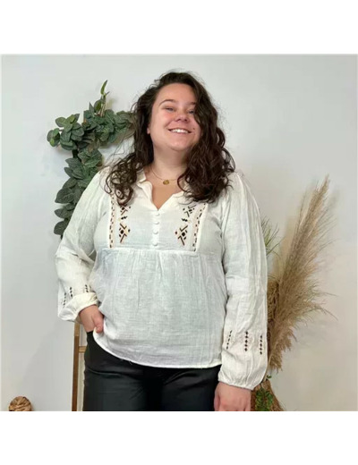 K769- Blouse coton brodée (T40-t48) (ecru)