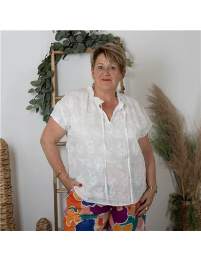 K296- Blouse brodée By One (T40-T48) (blanc)