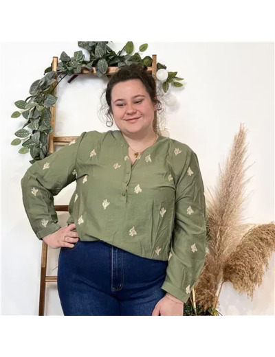 K757- Blouse brodée Christy (T44-T52) (kaki)