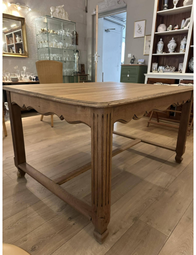 Ancienne table de salle à manger en chêne
