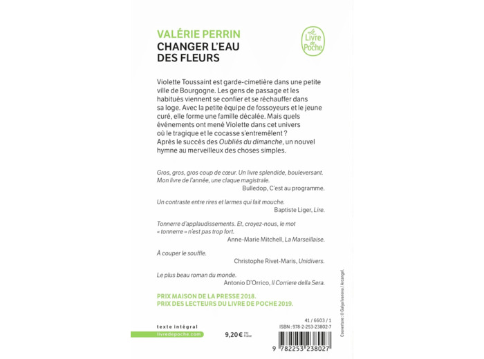 CHANGER L'EAU DES FLEURS