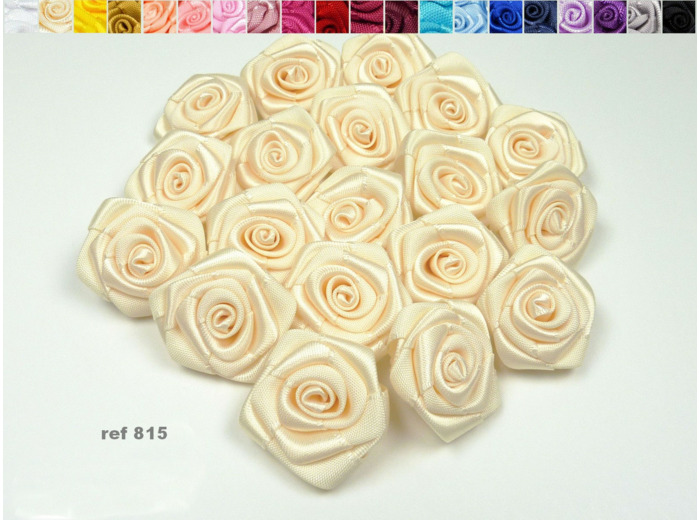 Sachet de 10 roses satin de 3 cm de diametre champagne 815