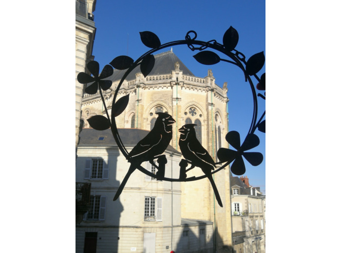 Colombes sur Cercle en acier brut