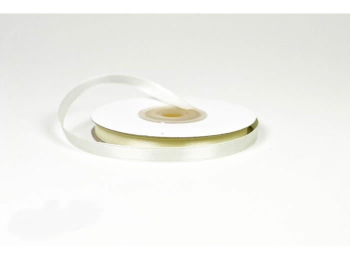 Ruban satin creme 820 Largeur 6 mm