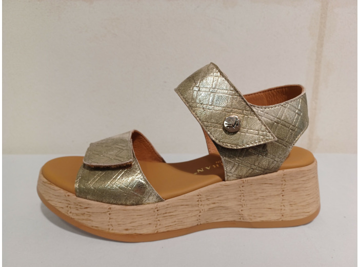 PAULA URBAN  761