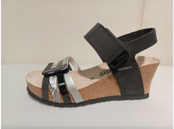 MEPHISTO  Lucia