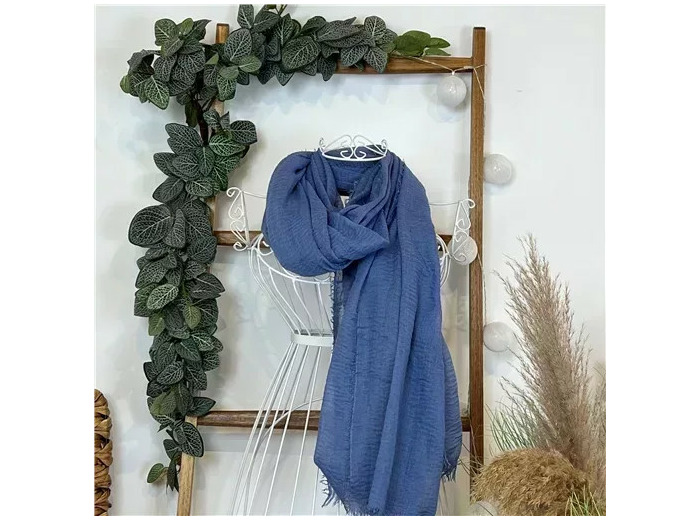 Y510– Foulard uni froissé (bleu jeans)