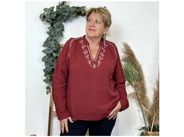 K789- Blouse Coton brodée (T40-T48) (bordeaux)