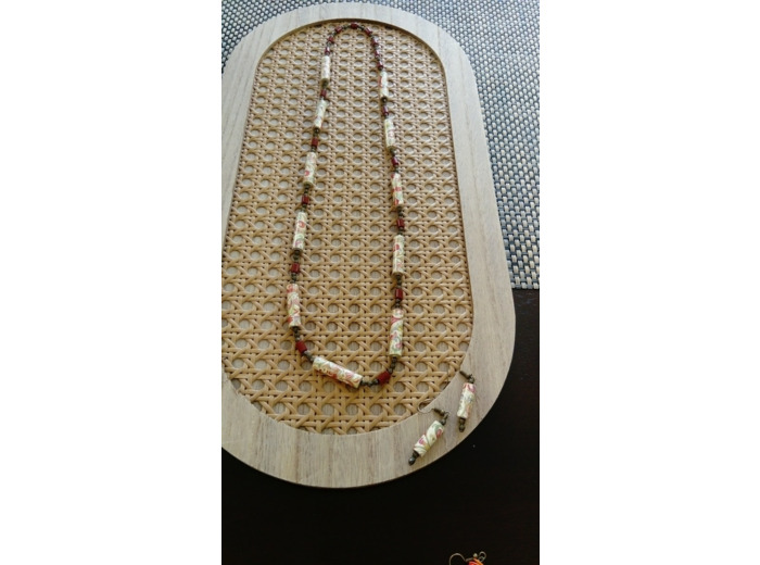 Ensemble collier et boucles d'oreilles fait main