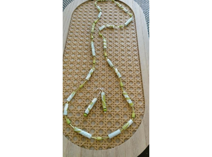 Ensemble collier et boucles d'oreilles fait main