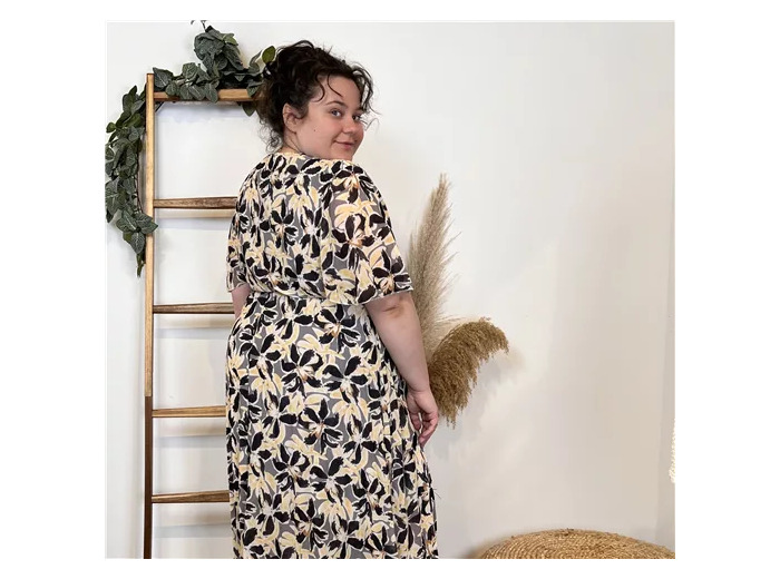 K466- Robe Plissée Grande Taille "C'Mélodie" (noir)