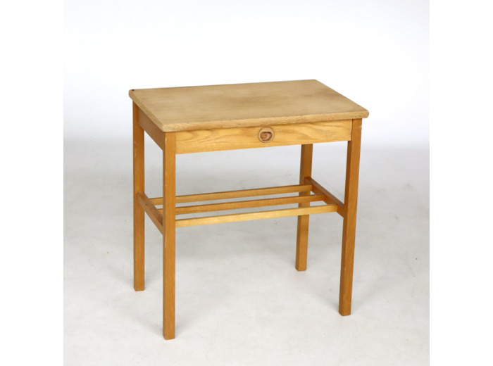 Table de nuit en bois scandinave